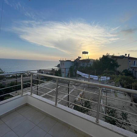 Tasos Rooms Химара Экстерьер фото