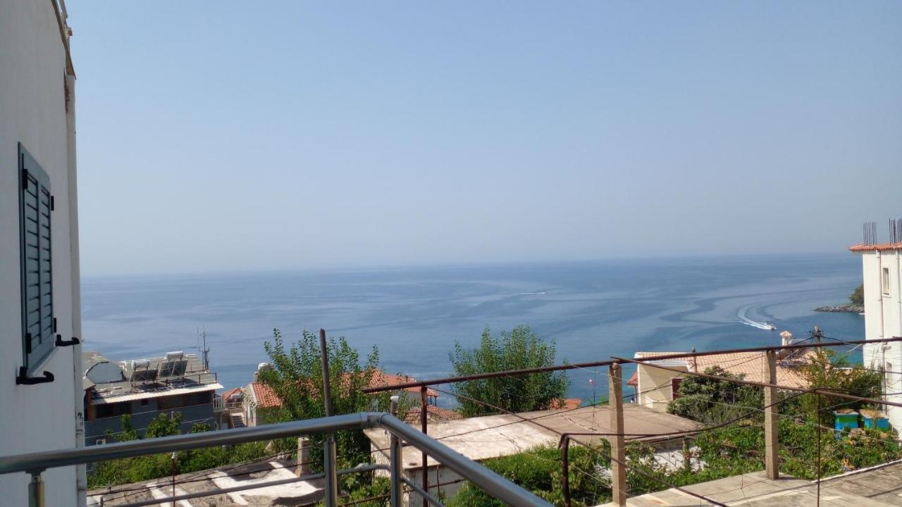 Tasos Rooms Химара Экстерьер фото
