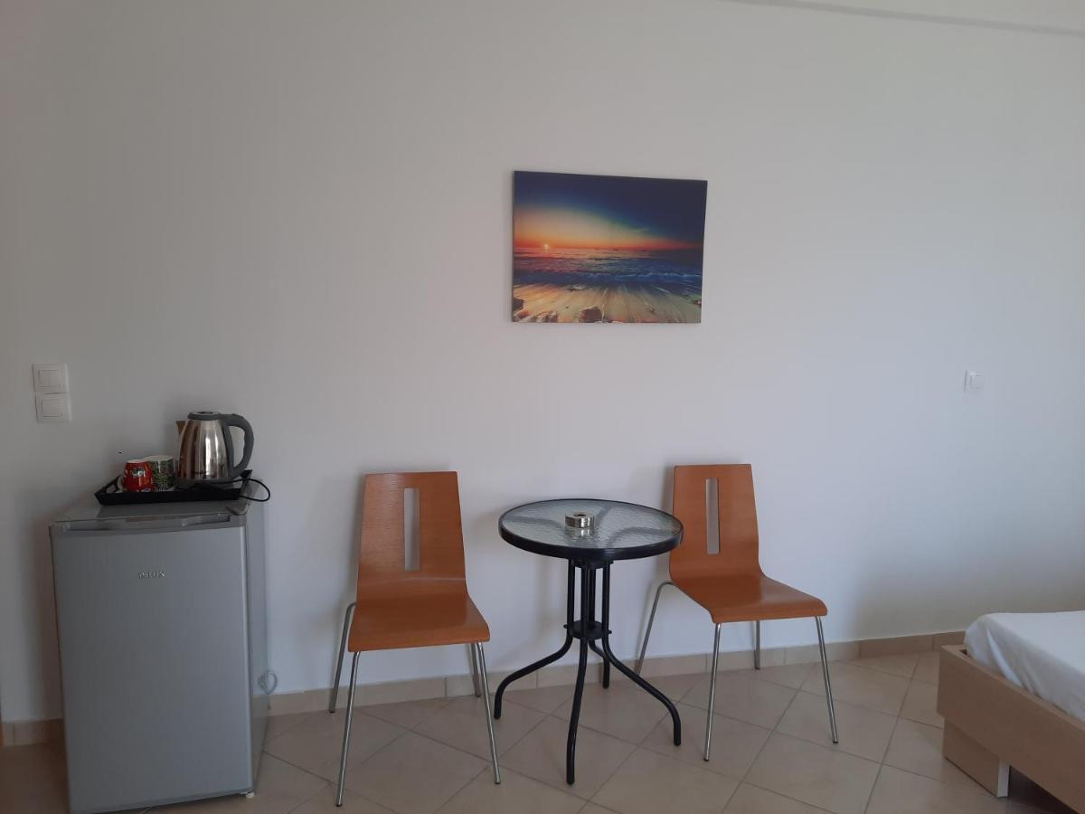 Tasos Rooms Химара Экстерьер фото