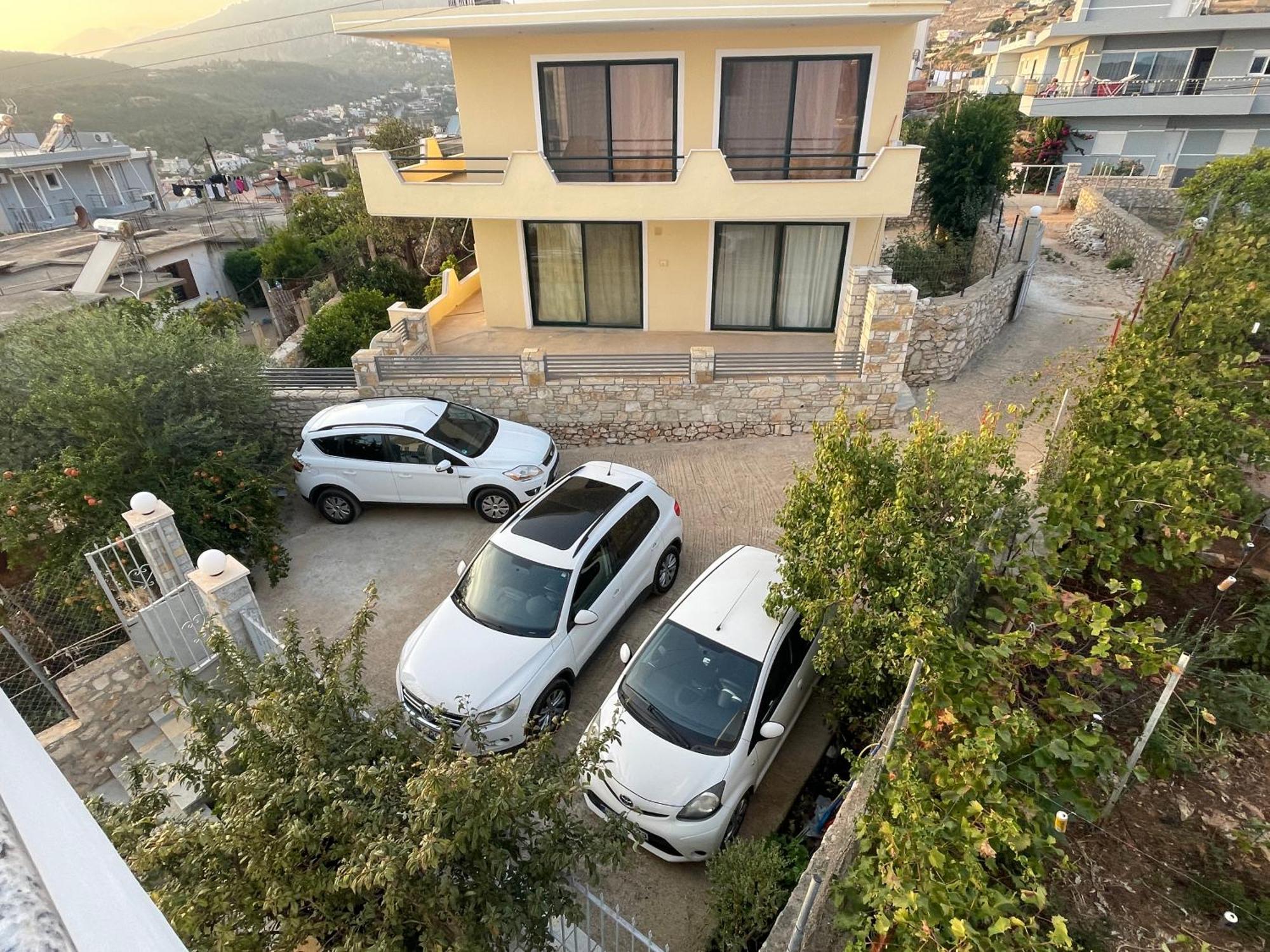 Tasos Rooms Химара Экстерьер фото