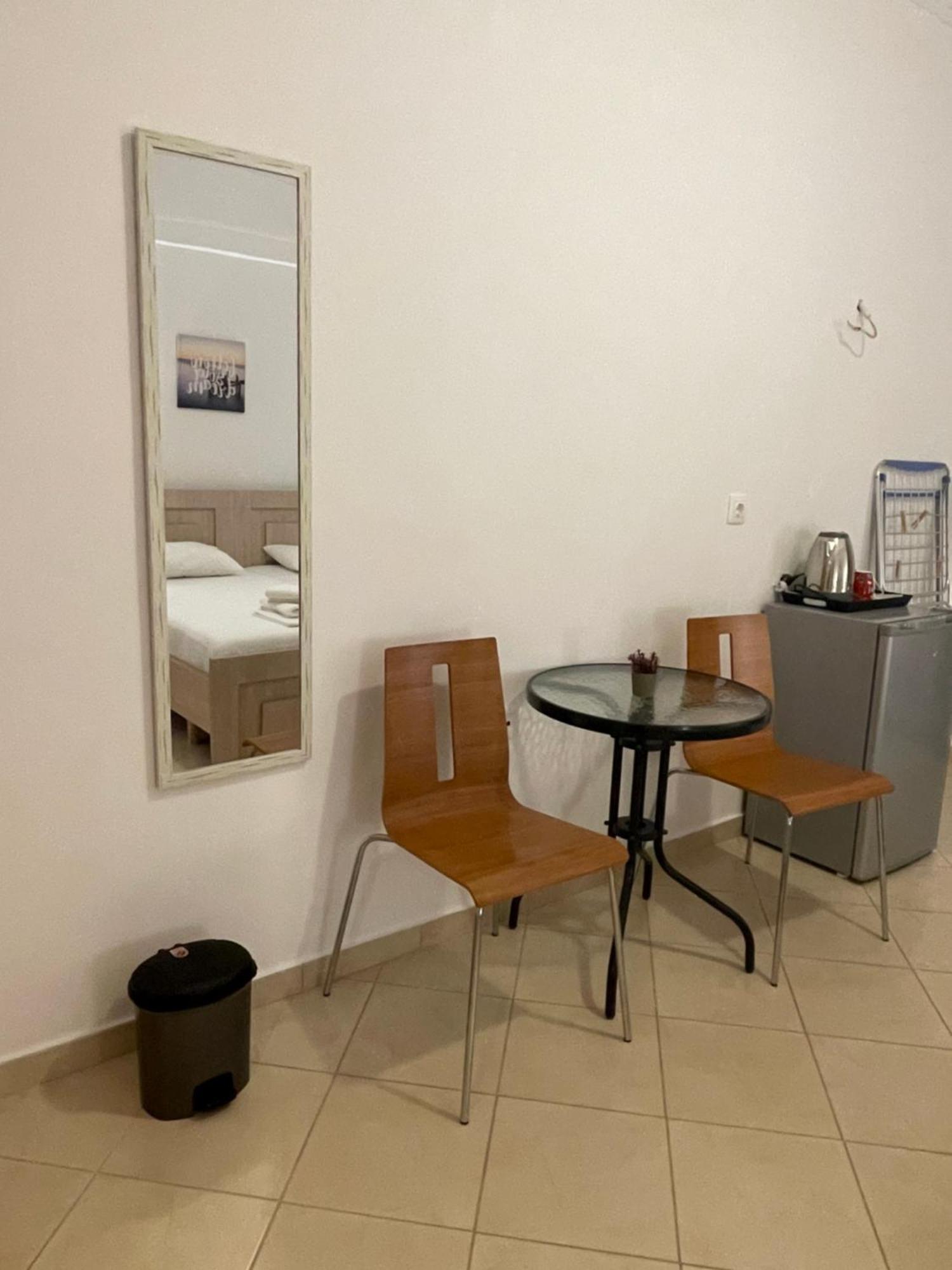 Tasos Rooms Химара Экстерьер фото