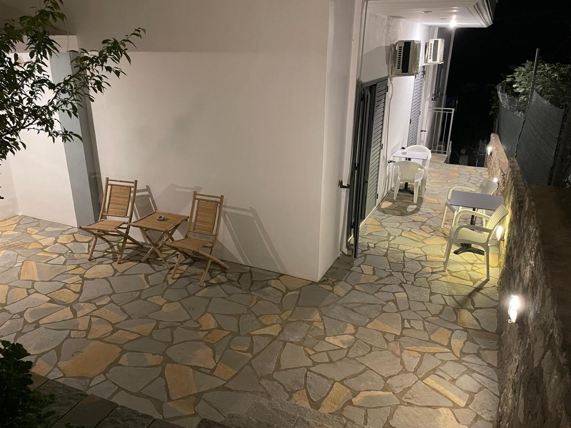 Tasos Rooms Химара Экстерьер фото