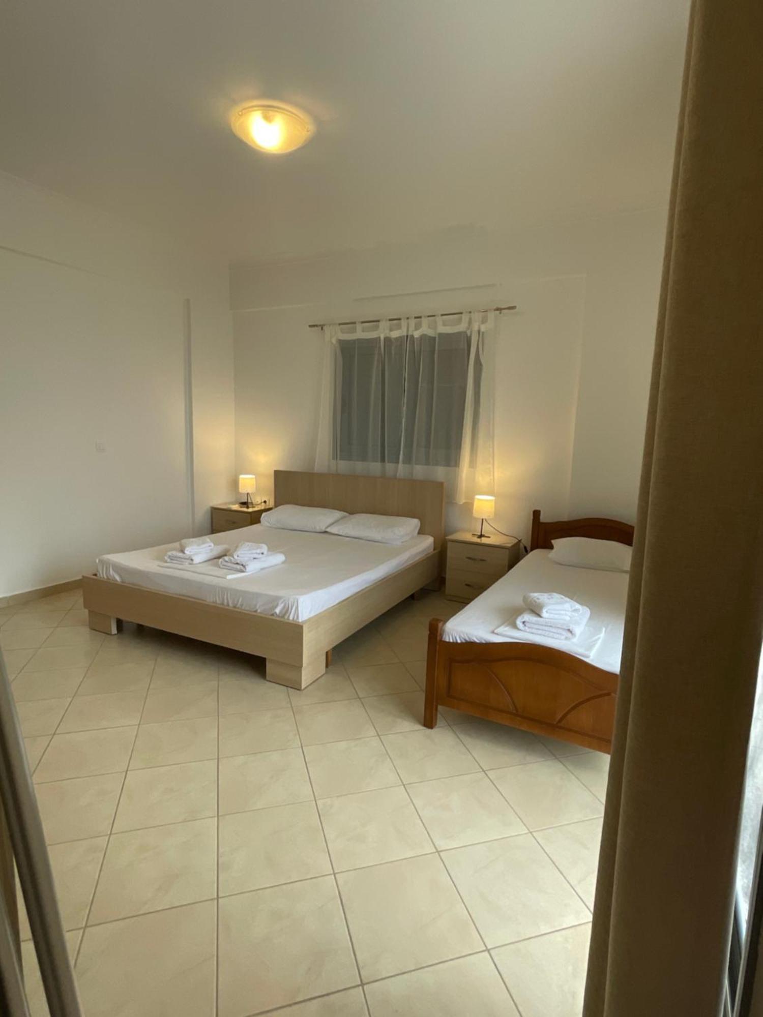 Tasos Rooms Химара Экстерьер фото